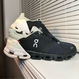 On CloudFlyer 2.0 Mint Blk Comfort Running Shoes 21.99627 Womens Size 10 / M 8.5